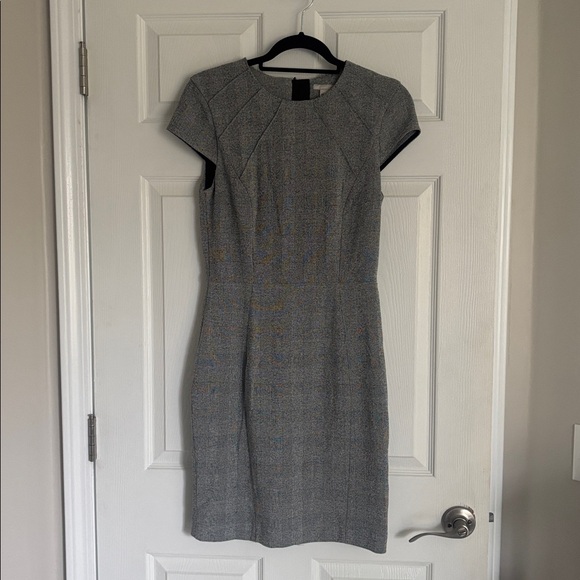 H&M Dresses & Skirts - H&M Sophisticated Gray Midi Dress
